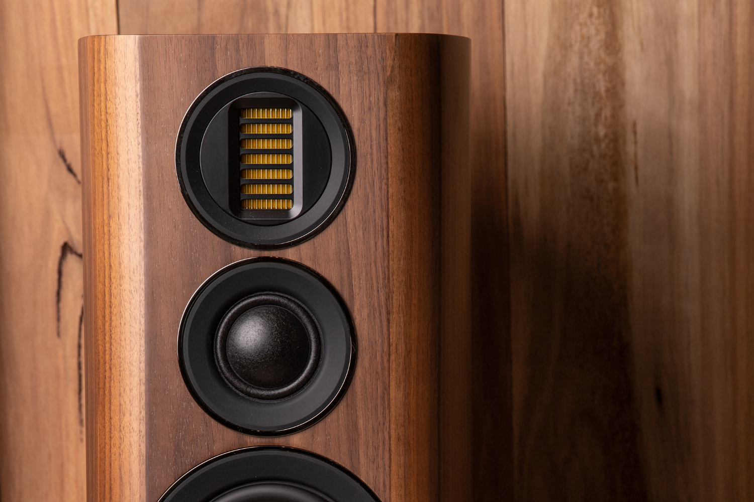 The 11 Best Bookshelf Speakers to Suit Any Budget - [In 2021]
