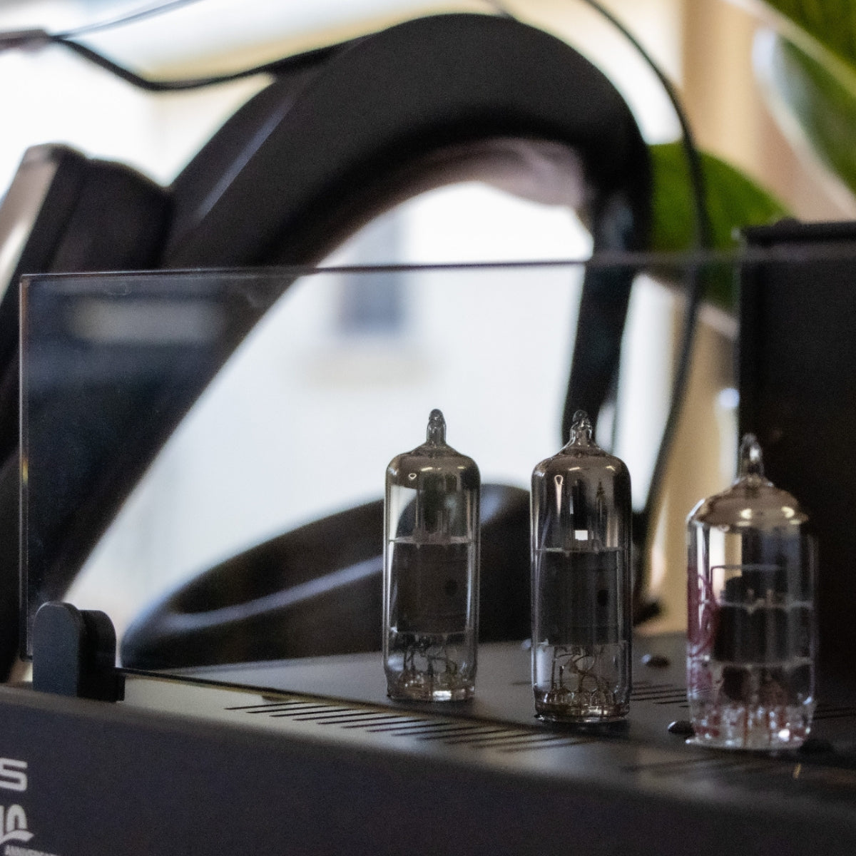 Auris HA-2SE+ Tube Headphone Amplifier