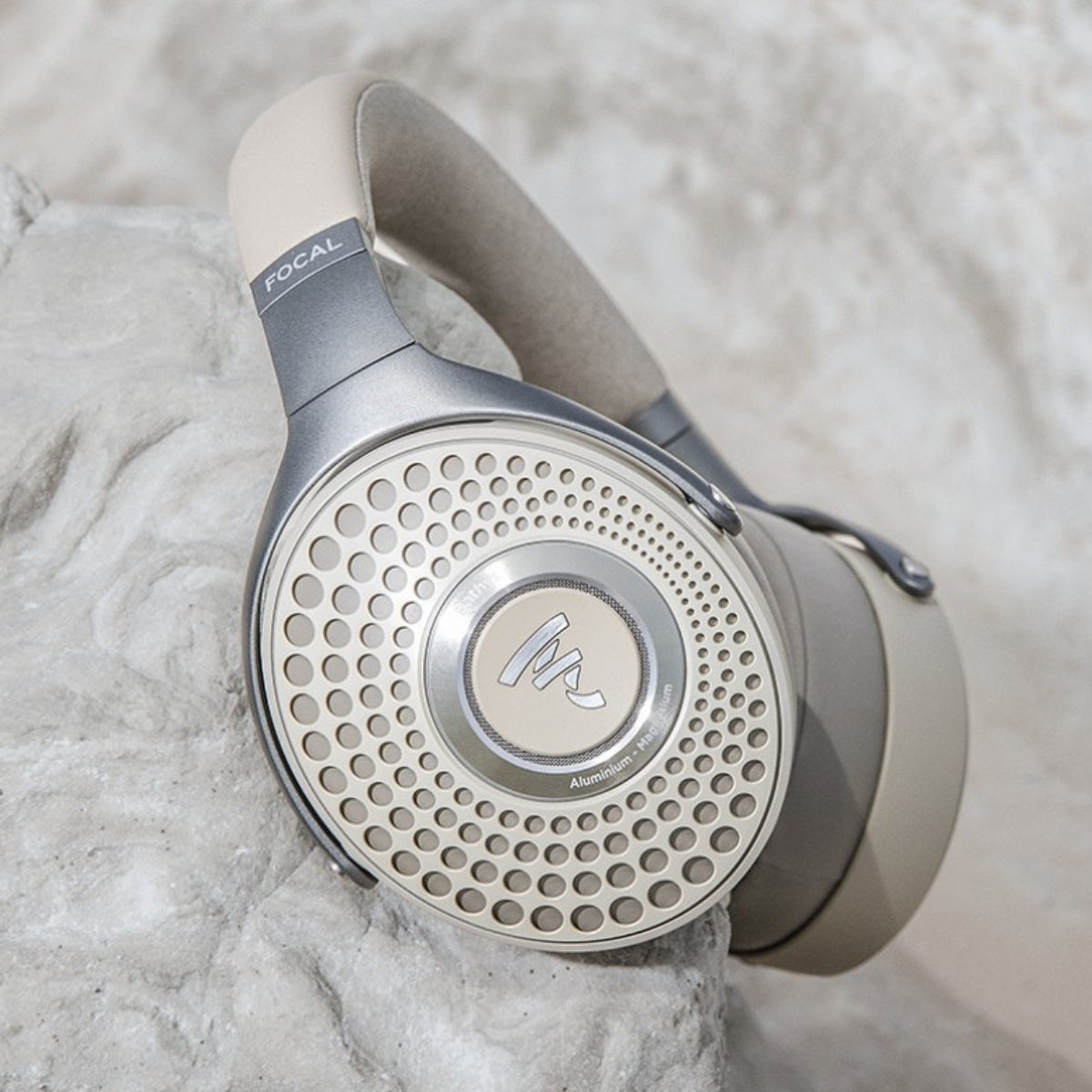 Focal Bathys Noise-cancelling Headphones #colour_dune