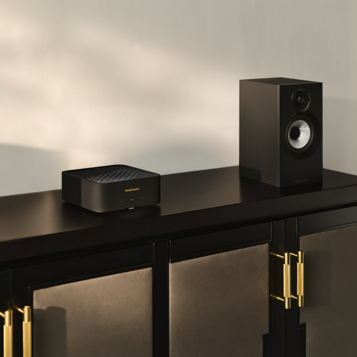 Marantz Model M1 Compact Streaming Amplifier