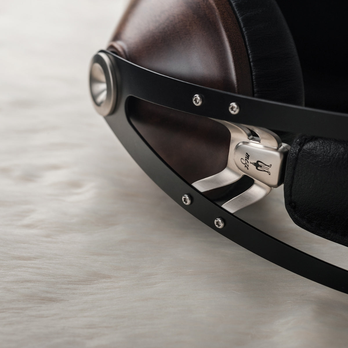 Meze 99 Classic Headset #Colour_silver & walnut