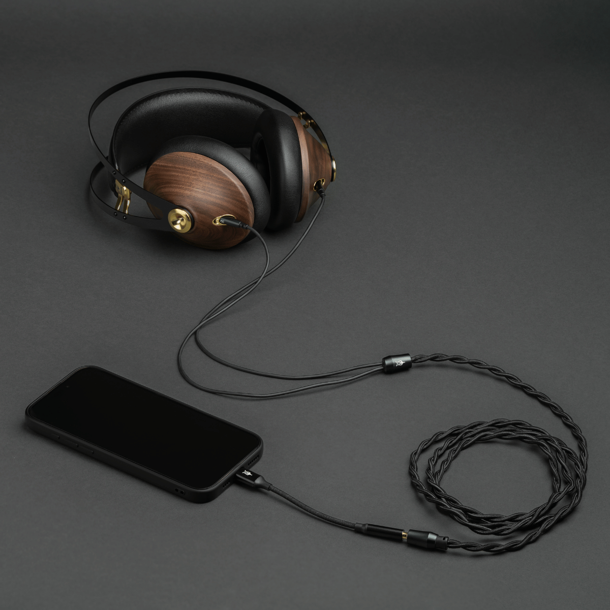 Meze 99 Classics V2 Closed Back Headphones