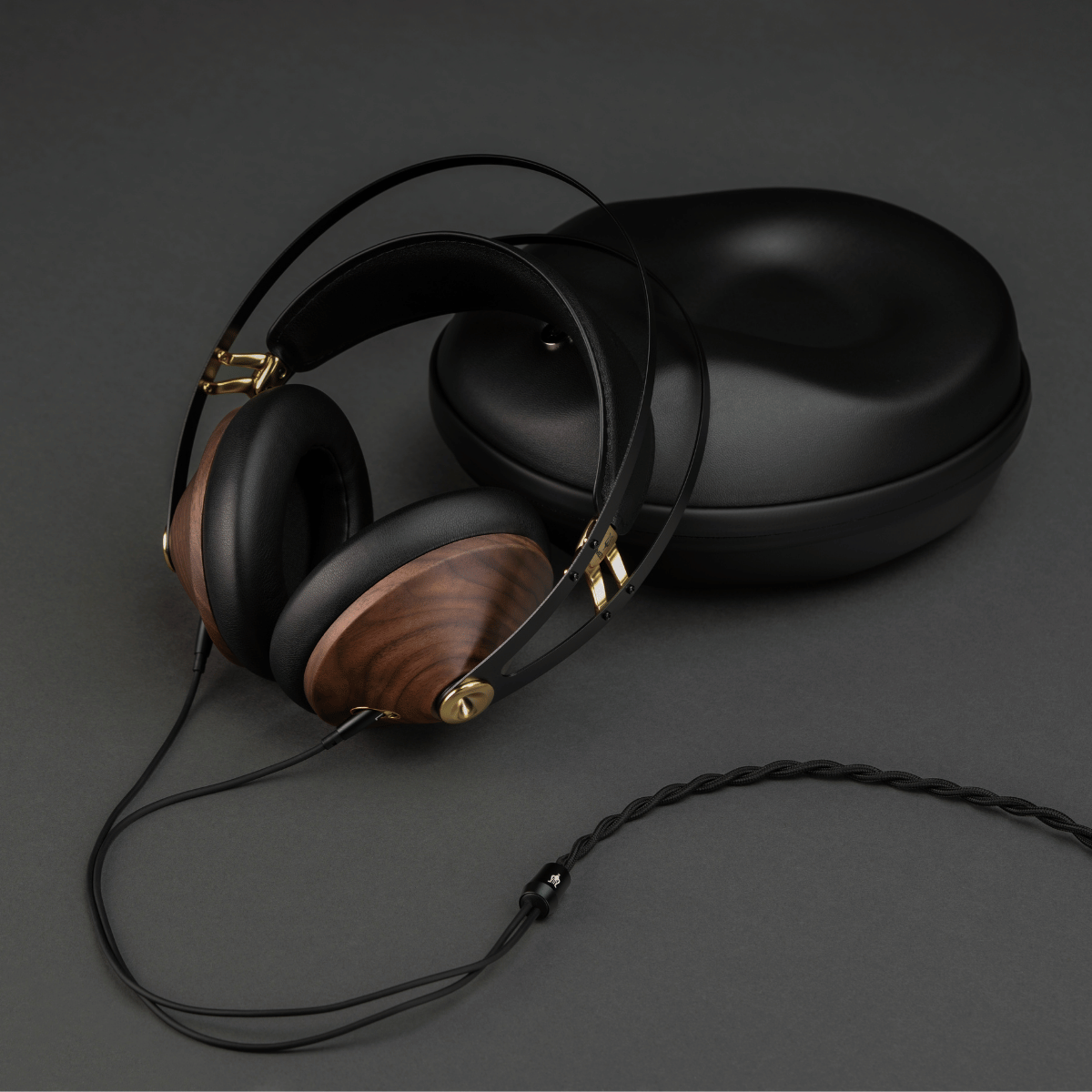 Meze 99 Classics V2 Closed Back Headphones