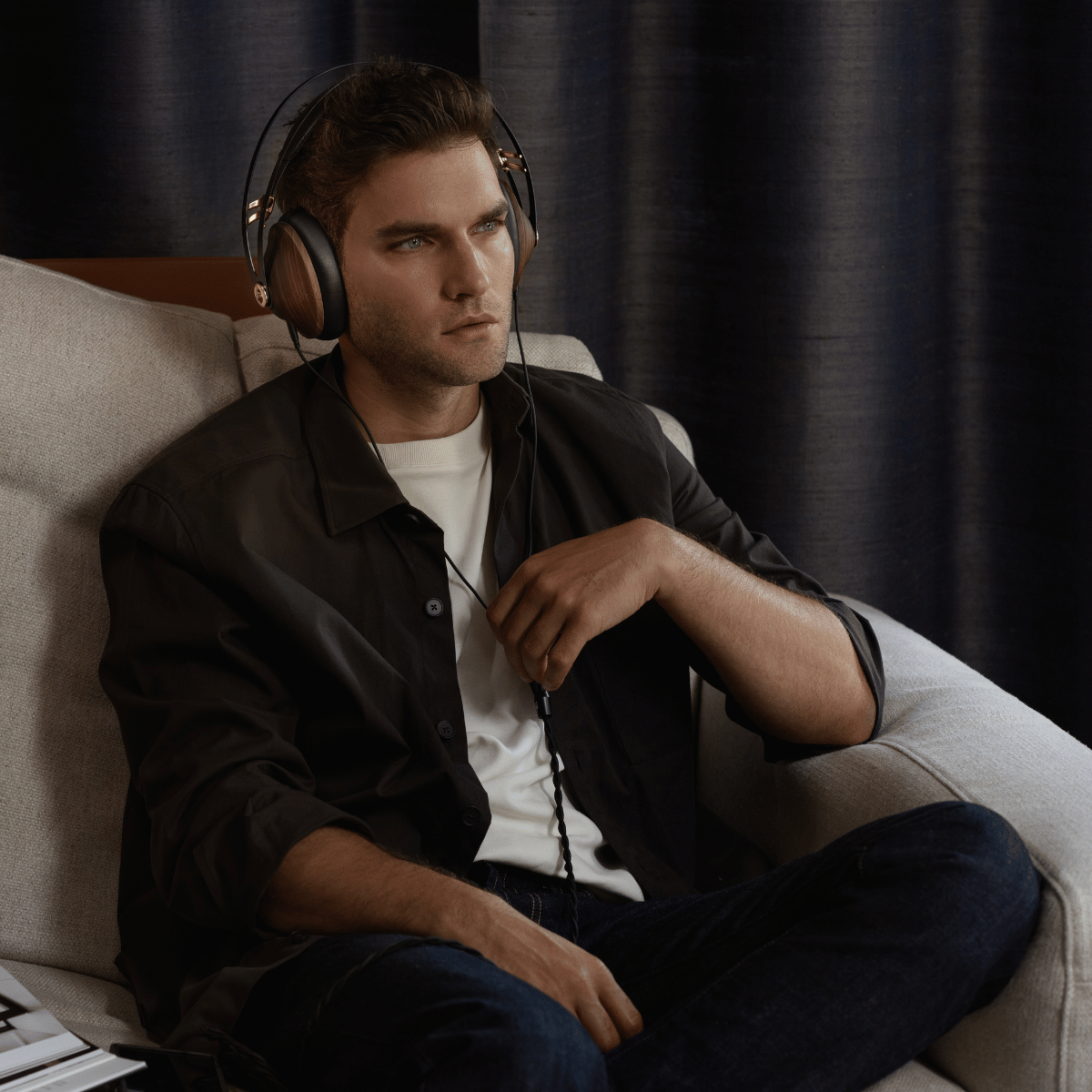 Meze 99 Classics V2 Closed Back Headphones