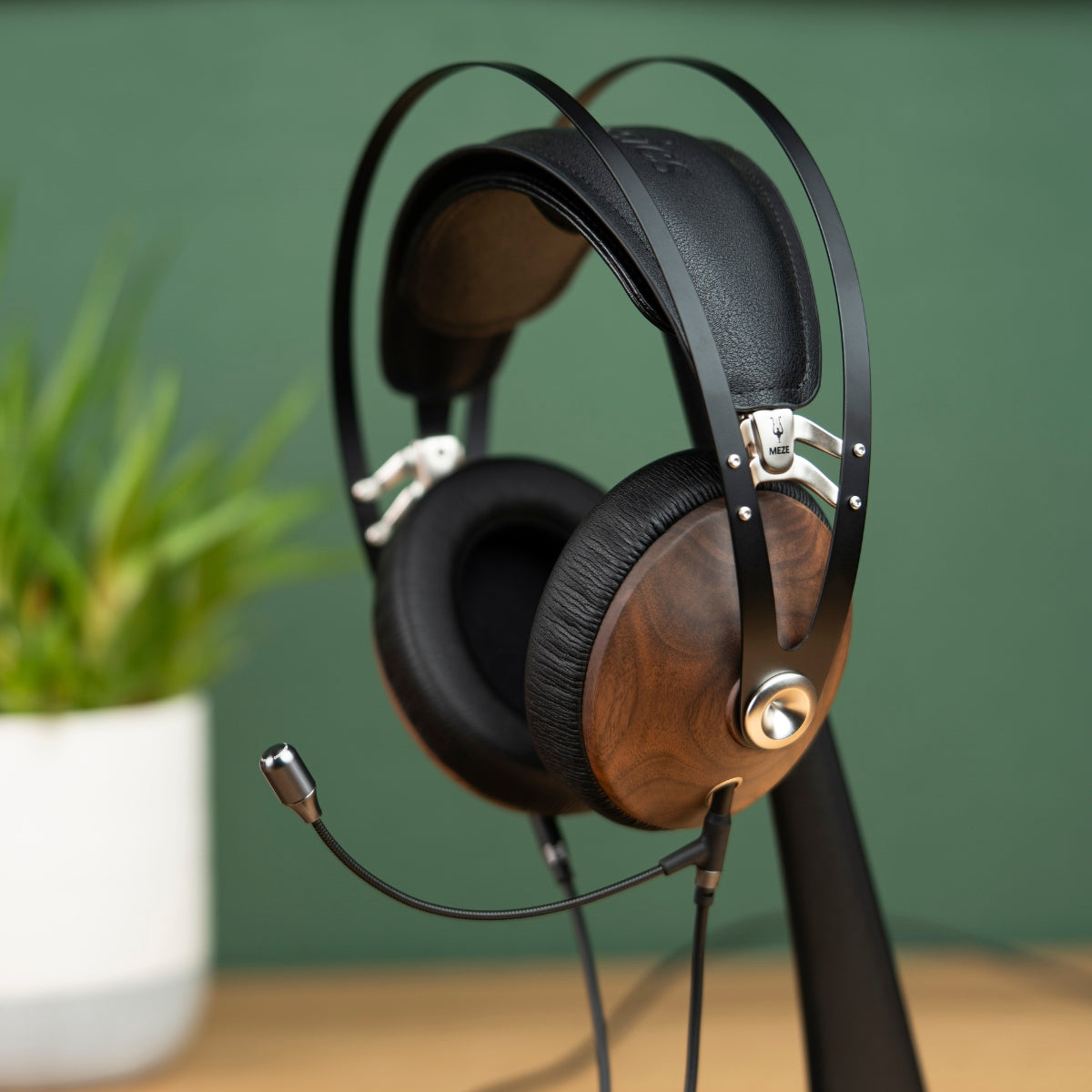 Meze 99 Classic Headset #Colour_silver & walnut