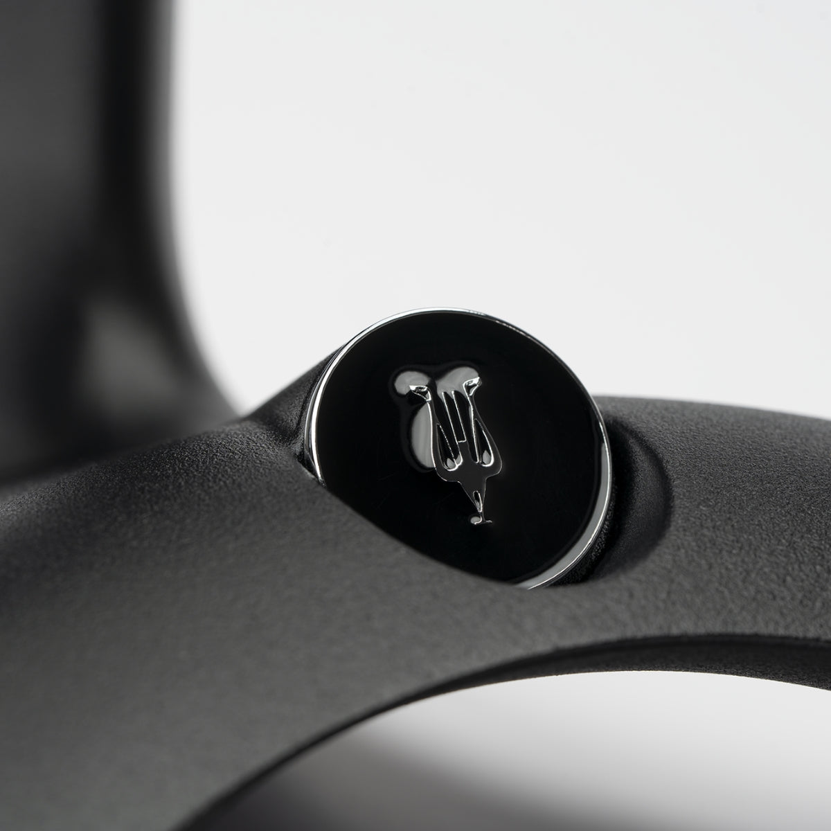 Meze Manta Headphone Stand