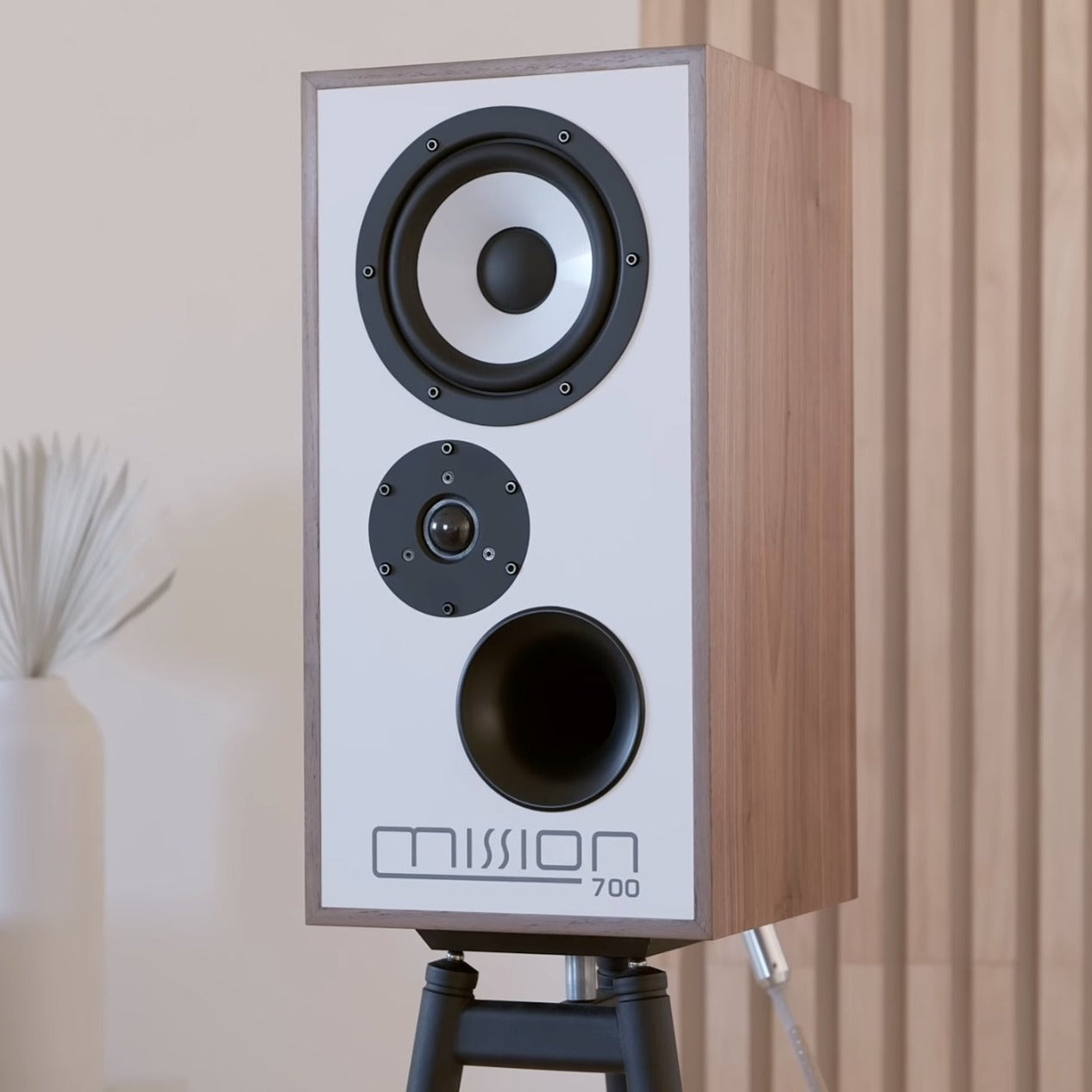 Mission 700 Speakers #colour_walnut