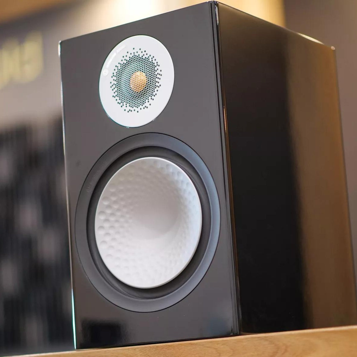 #colour_glossy black