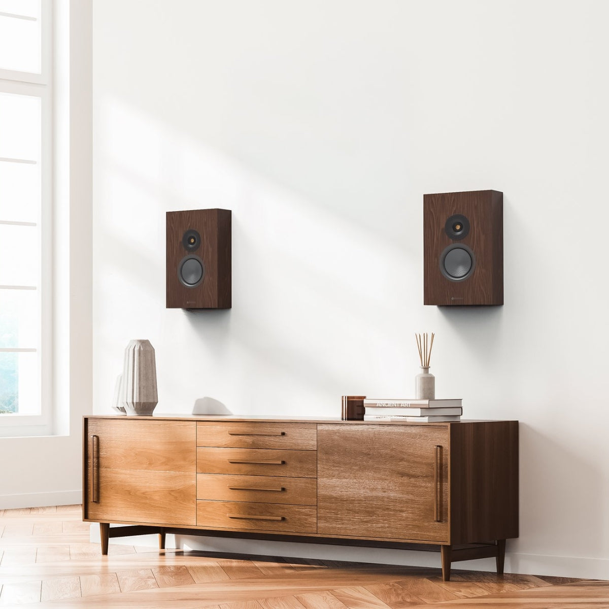 Monitor Audio Silver On-Wall (8G) Speaker