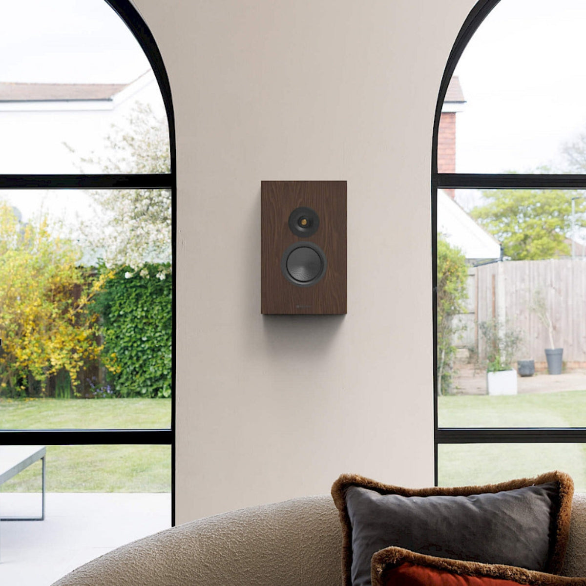 Monitor Audio Silver On-Wall (8G) Speaker