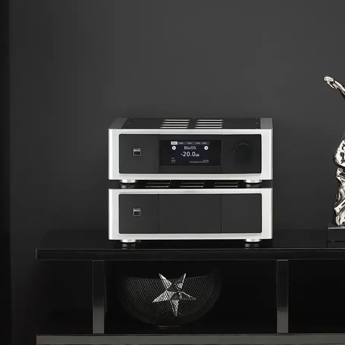 NAD M17 V2i Surround Sound Preamp Processor