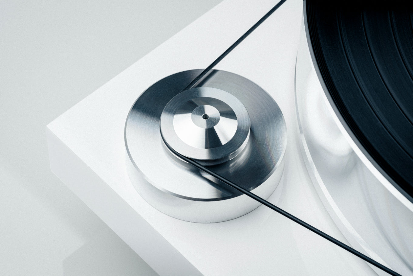 Pro-Ject Signature 10 Turntable