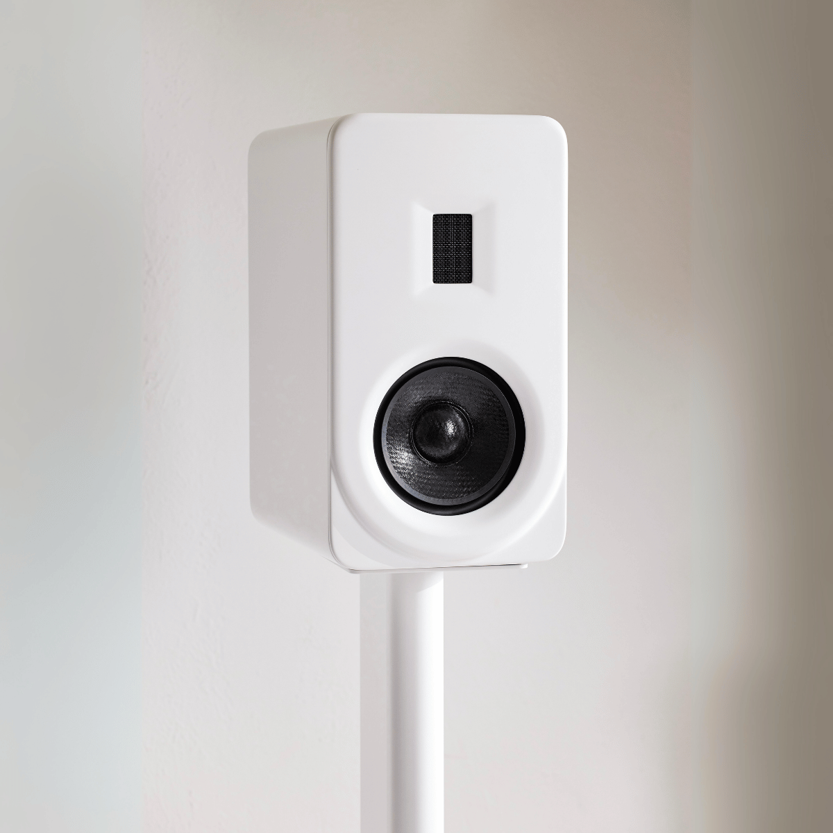 PS Audio Aspen FR5 Standmount Speakers Satin White #colour_satin white