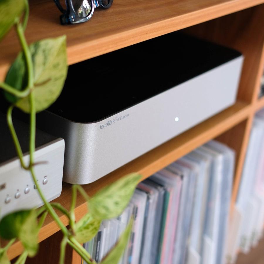 IsoTek V5 Elektra 6-way Power Cleaning System