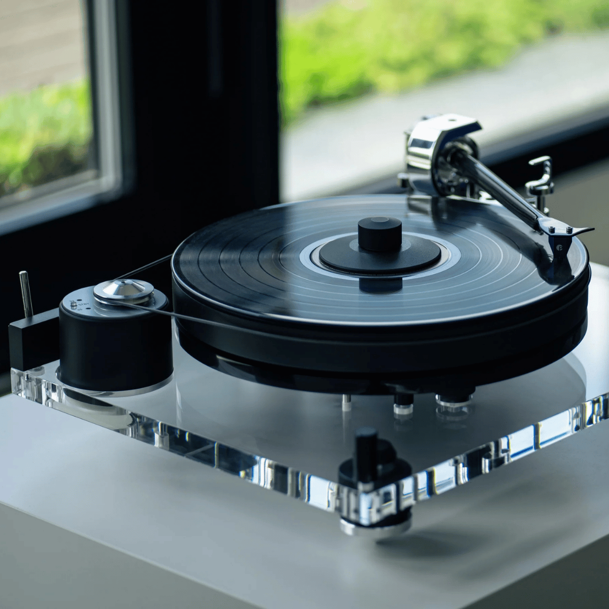 Pro-Ject 6PerspeX Balanced Turntable