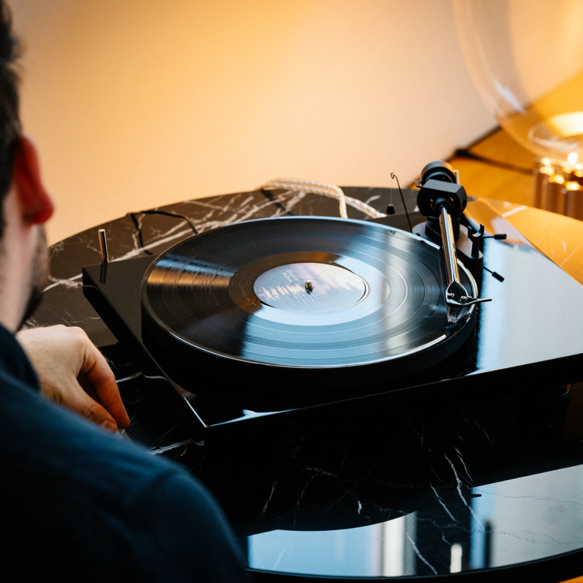 Pro-Ject Debut Evo 2 Turntable #colour_high gloss black