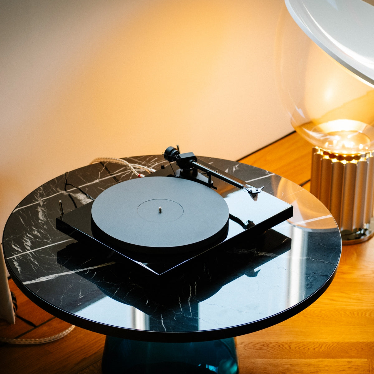 Pro-Ject Debut Evo 2 Turntable #colour_high gloss black