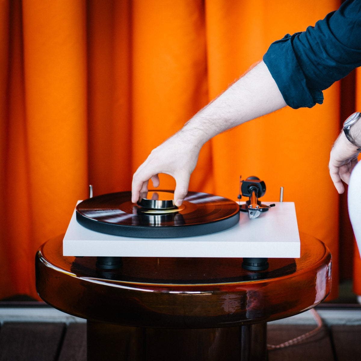 Pro-Ject Debut Evo 2 Turntable #colour_high gloss white