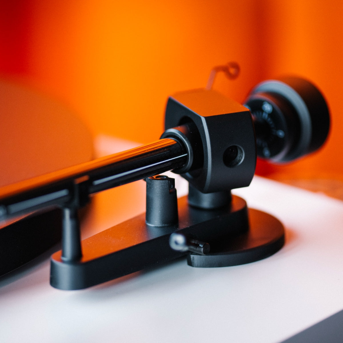 Pro-Ject Debut Evo 2 Turntable #colour_high gloss white