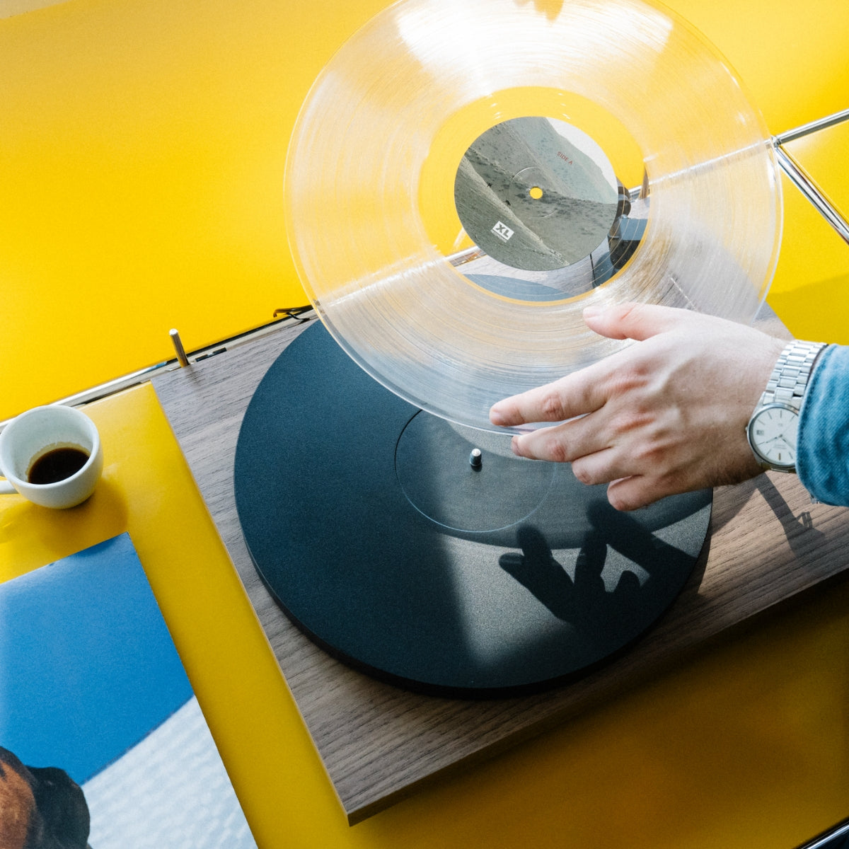 Pro-Ject Debut Evo 2 Turntable #colour_walnut