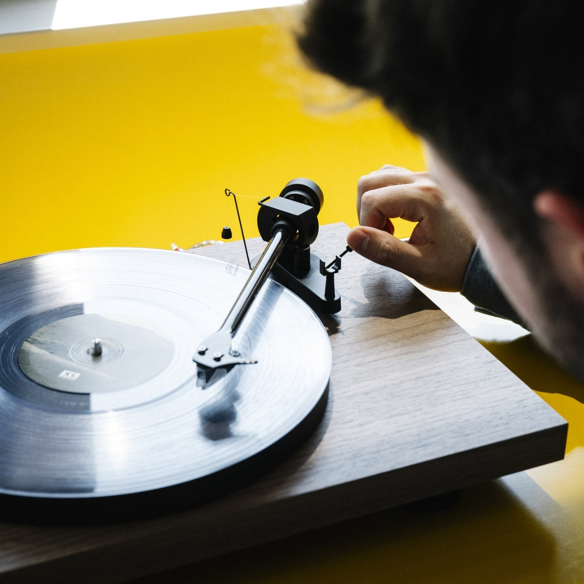 Pro-Ject Debut Evo 2 Turntable #colour_walnut