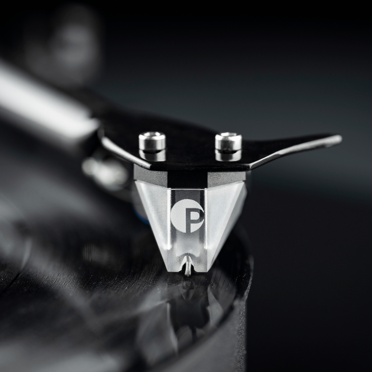 Pro-Ject Debut PRO B Turntable with Pick It PRO Balanced Cartridge