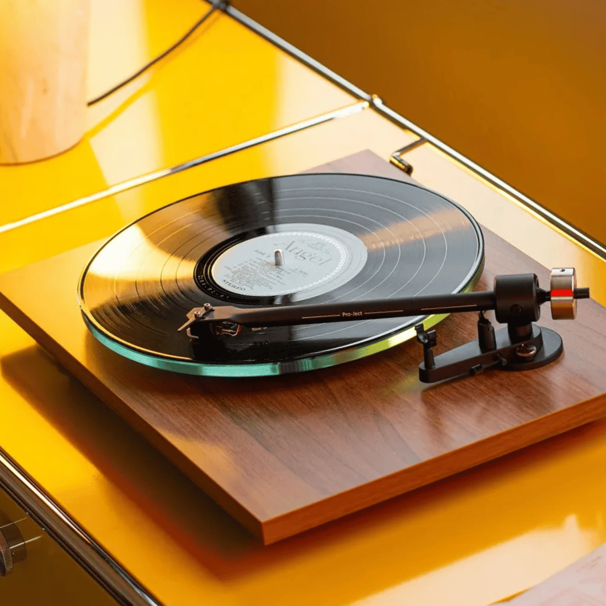 Pro-Ject T2 Super Phono Turntable Walnut #colour_walnut