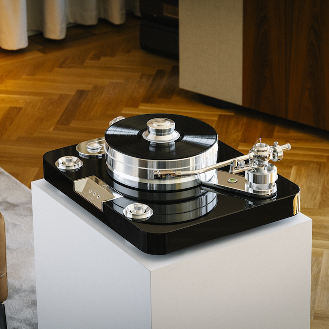Pro-Ject Signature 12.2 Turntable