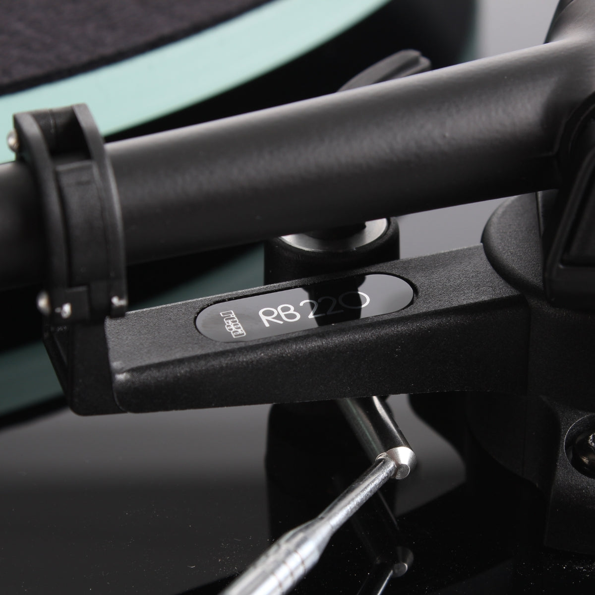 Rega Planar 2 Turntable #colour_high gloss black