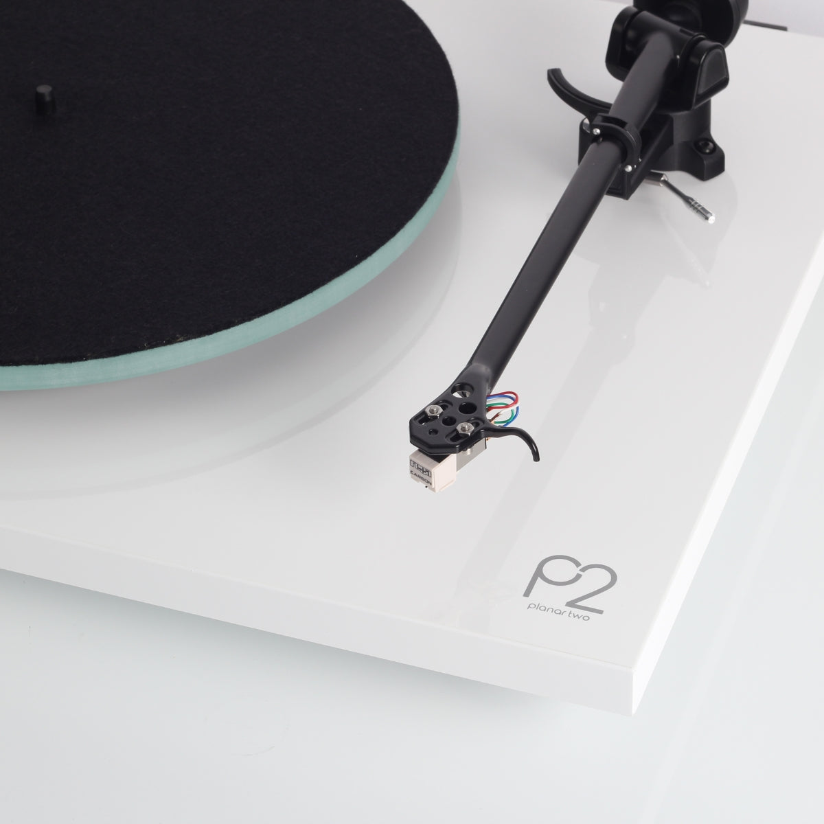 Rega Planar 2 Turntable #colour_high gloss white