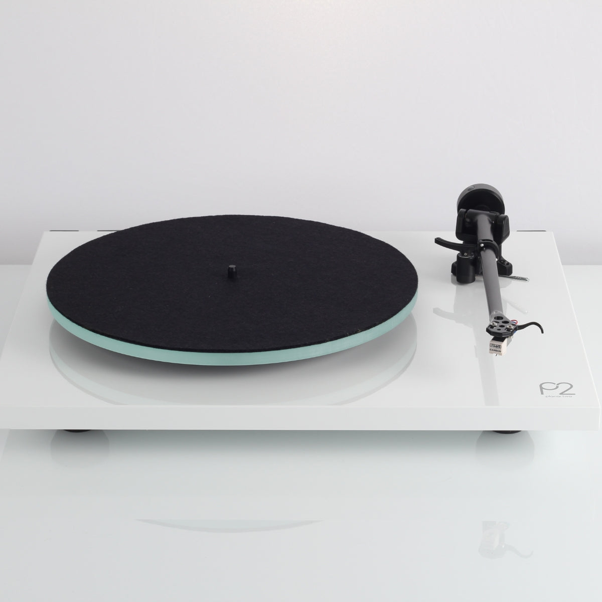 Rega Planar 2 Turntable #colour_high gloss white