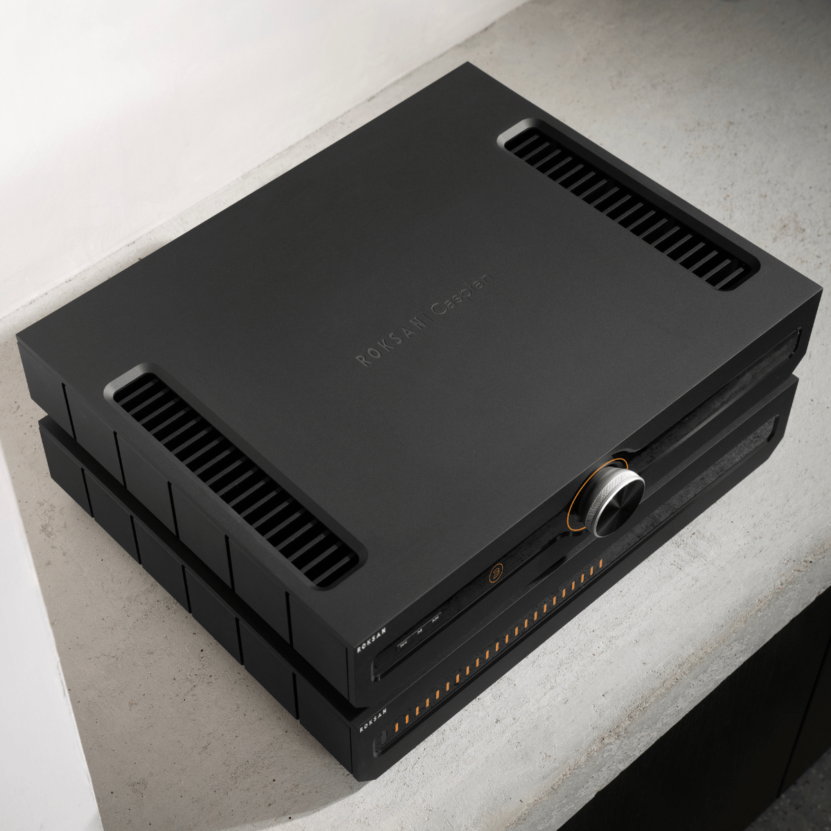 Roksan Caspian 4G Streaming Amplifier Black #colour_black