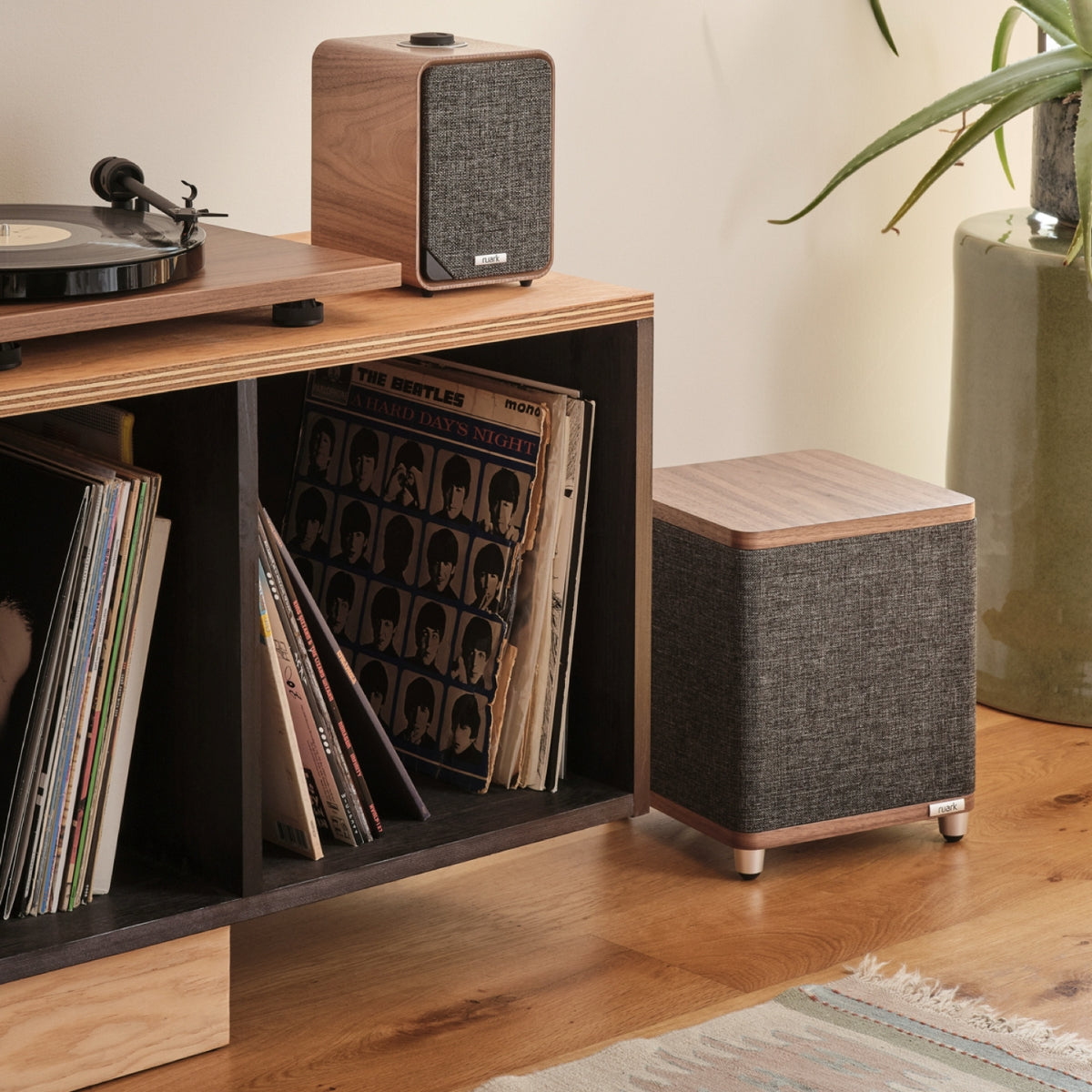 Ruark Pack 1 – MR1 MK3 Desktop Speakers, RS1 Subwoofer & Rega Planar 1 Plus Turntable
