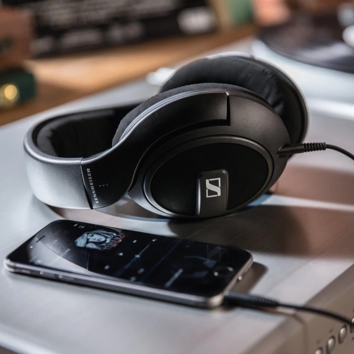 Sennheiser HD 569 Closed Back Headphones
