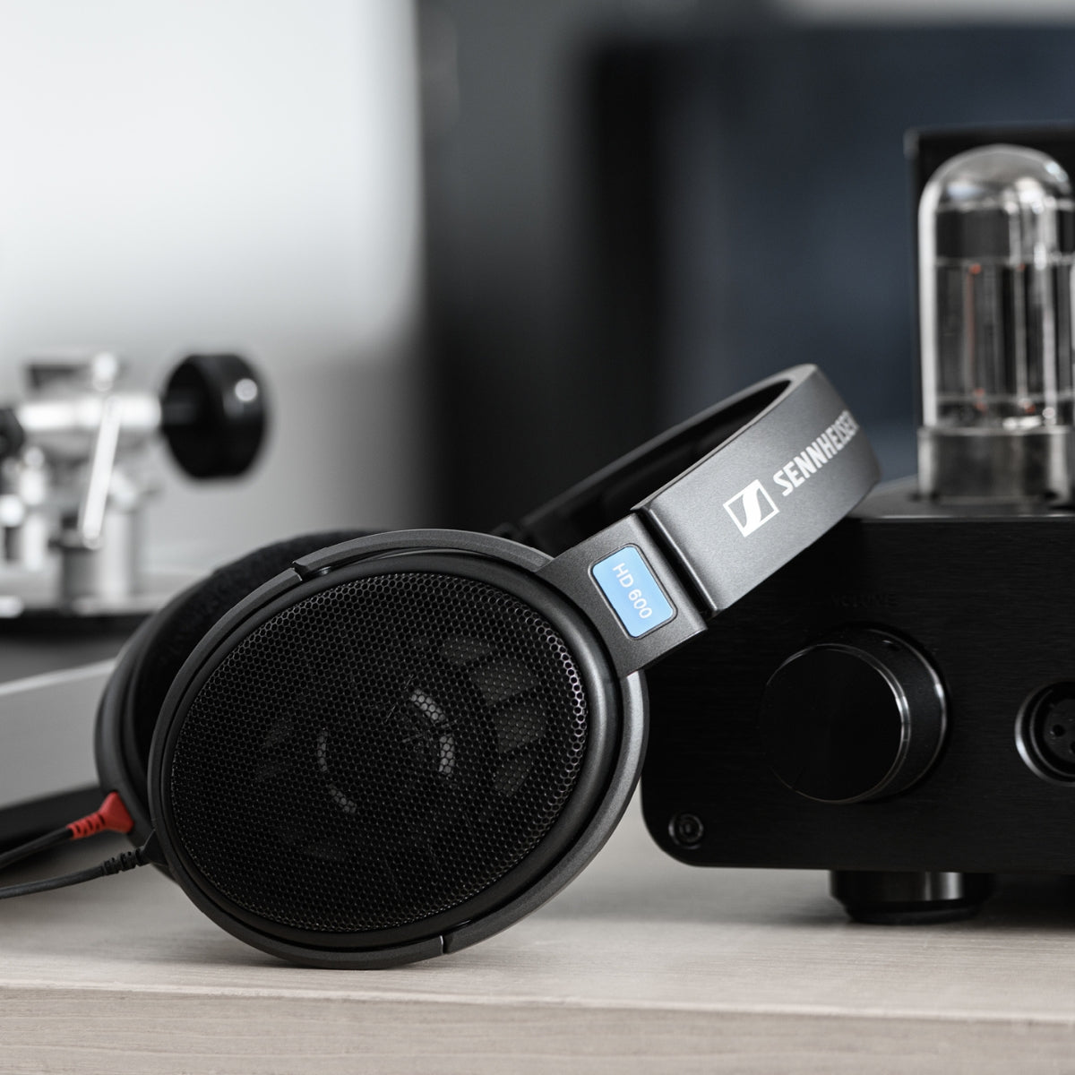 Sennheiser_HD_600_Open_Back_Headphones