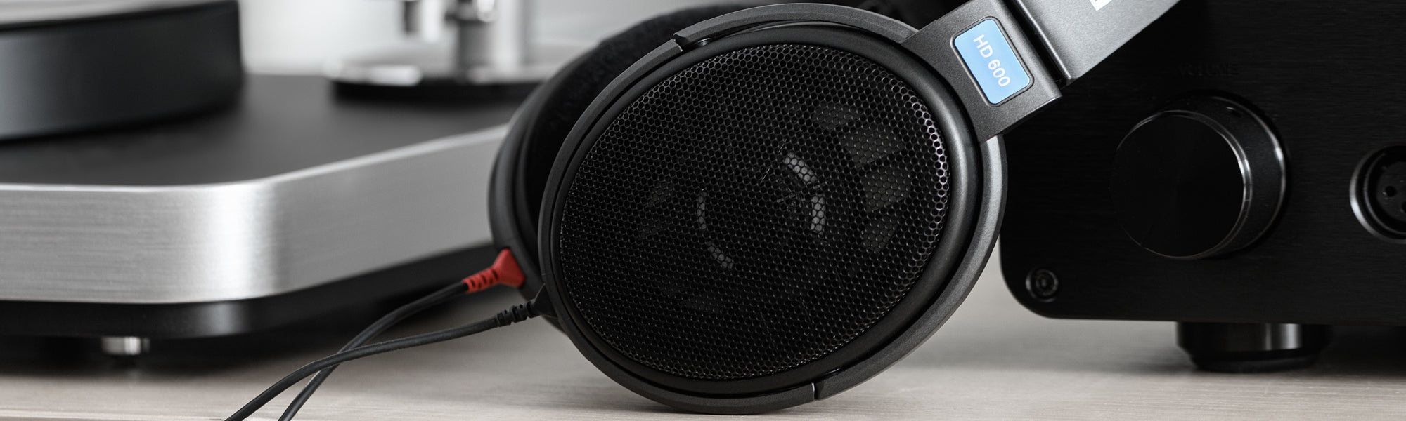 Sennheiser_HD_600_Open_Back_Headphones