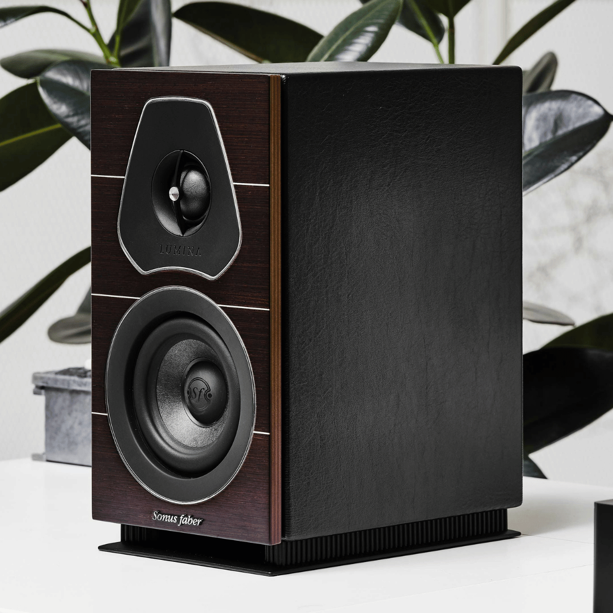 Sonus Faber Lumina 1 Bookshelf Speakers #colour_wenge