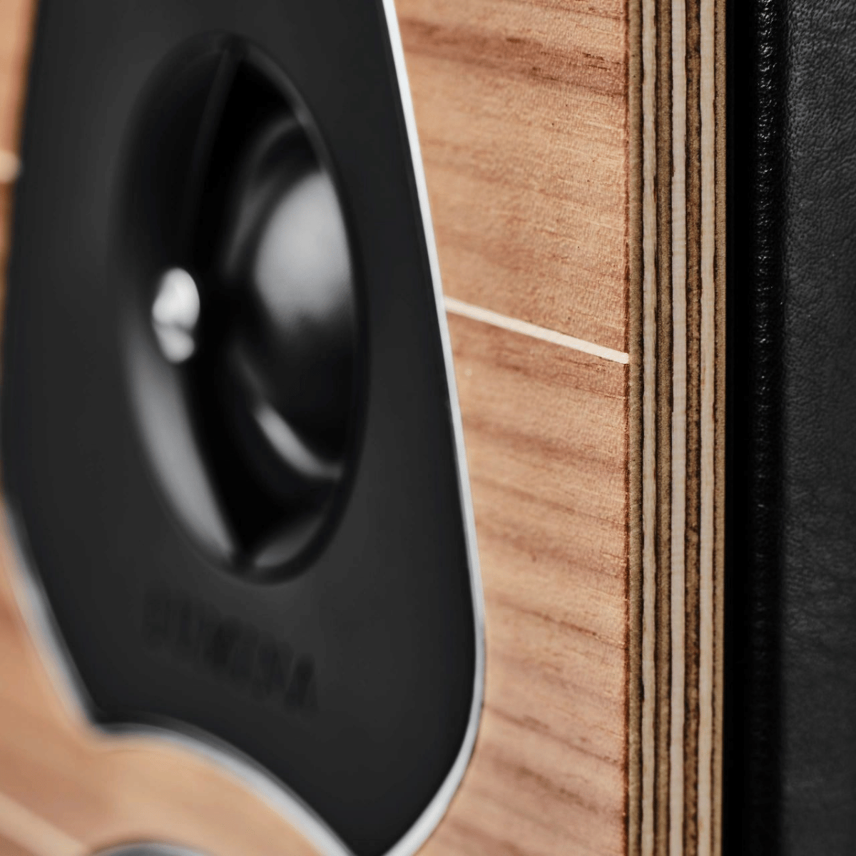 Sonus Faber Lumina 1 Bookshelf Speakers #colour_walnut