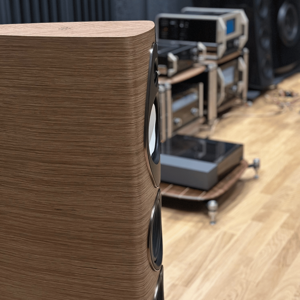 Sonus Faber Sonetto V G2 Floorstanding Speakers #colour_walnut