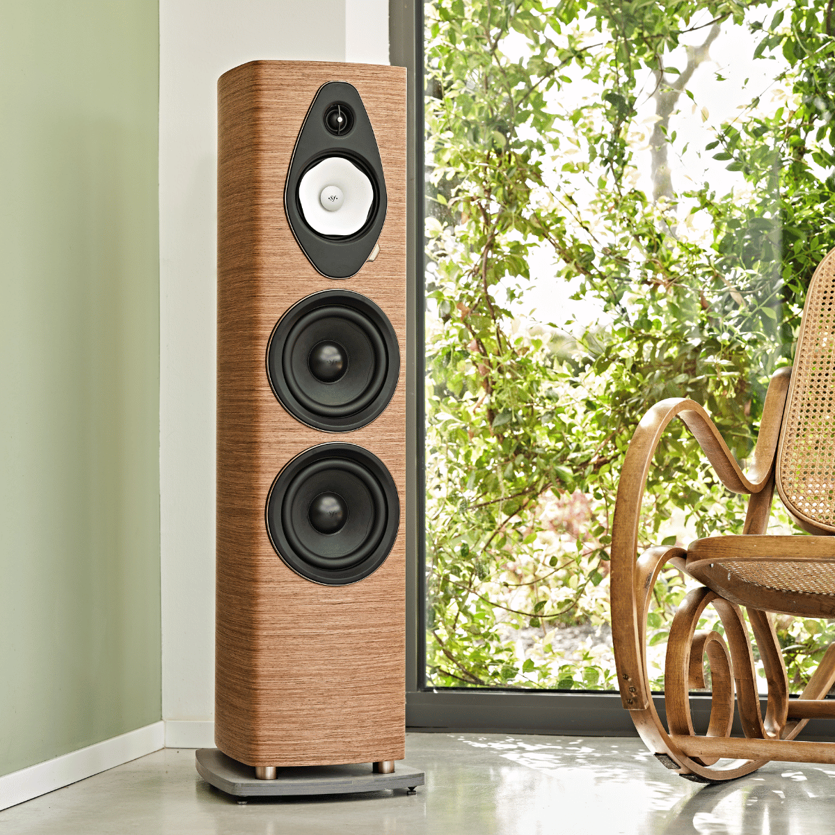 Sonus Faber Sonetto V G2 Floorstanding Speakers #colour_walnut