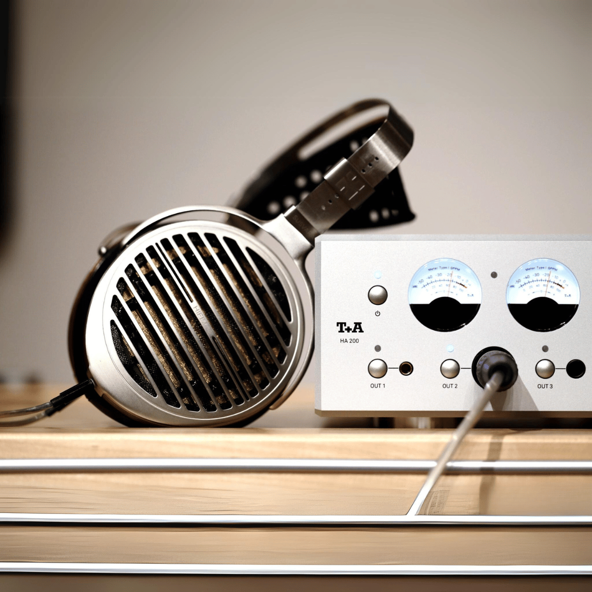 T+A Hi-Fi HA 200 Headphone Amplifier Silver #colour_silver