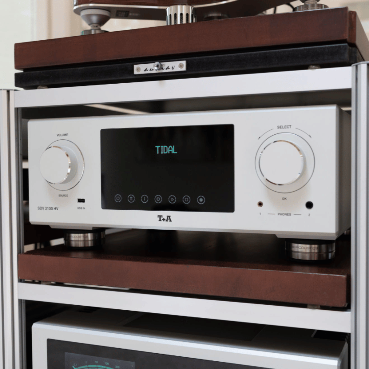 T+A Hi-Fi SDV 3100 HV Reference Streaming DAC/Preamp Silver #Colour_silver