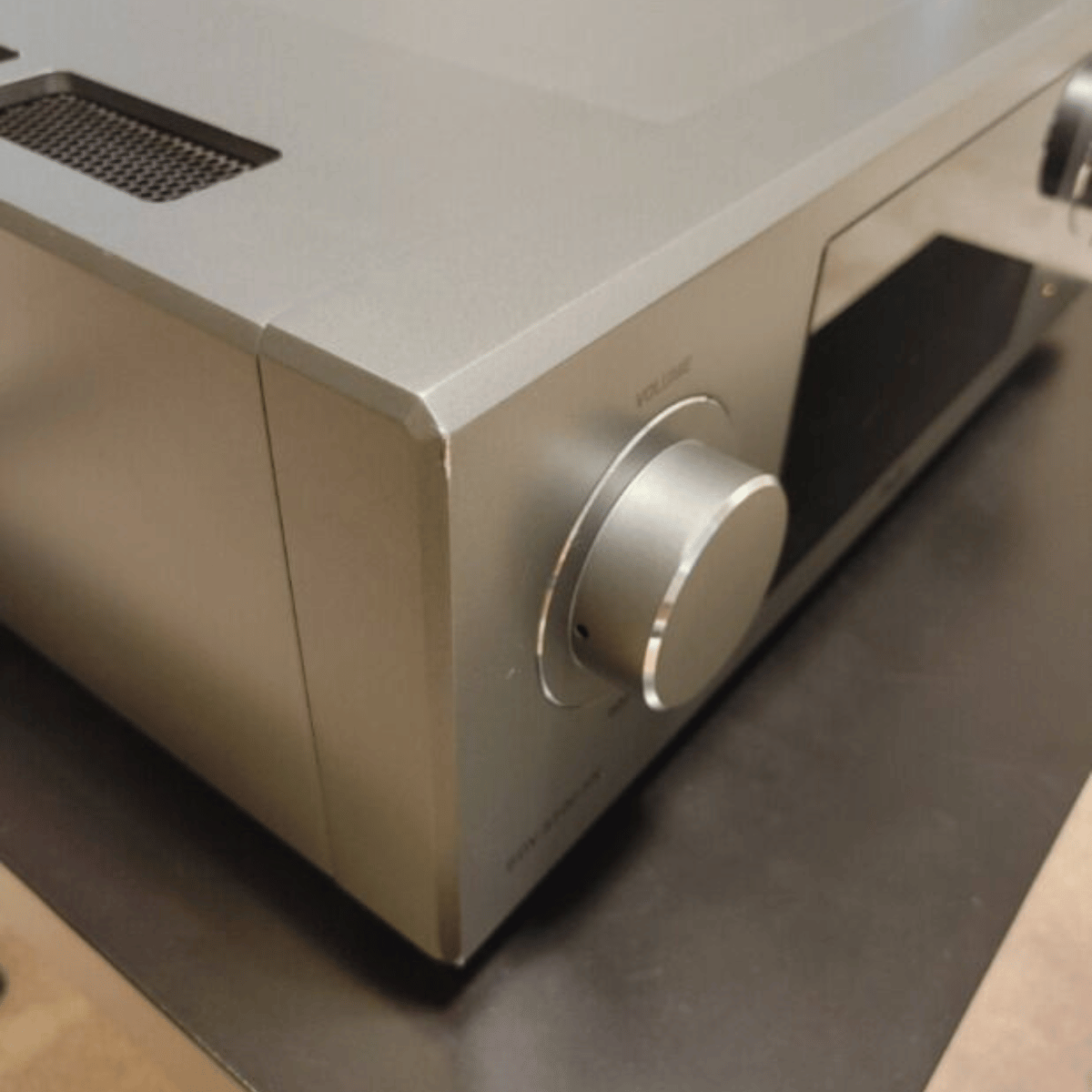 T+A Hi-Fi SDV 3100 HV Reference Streaming DAC/Preamp Silver #Colour_silver