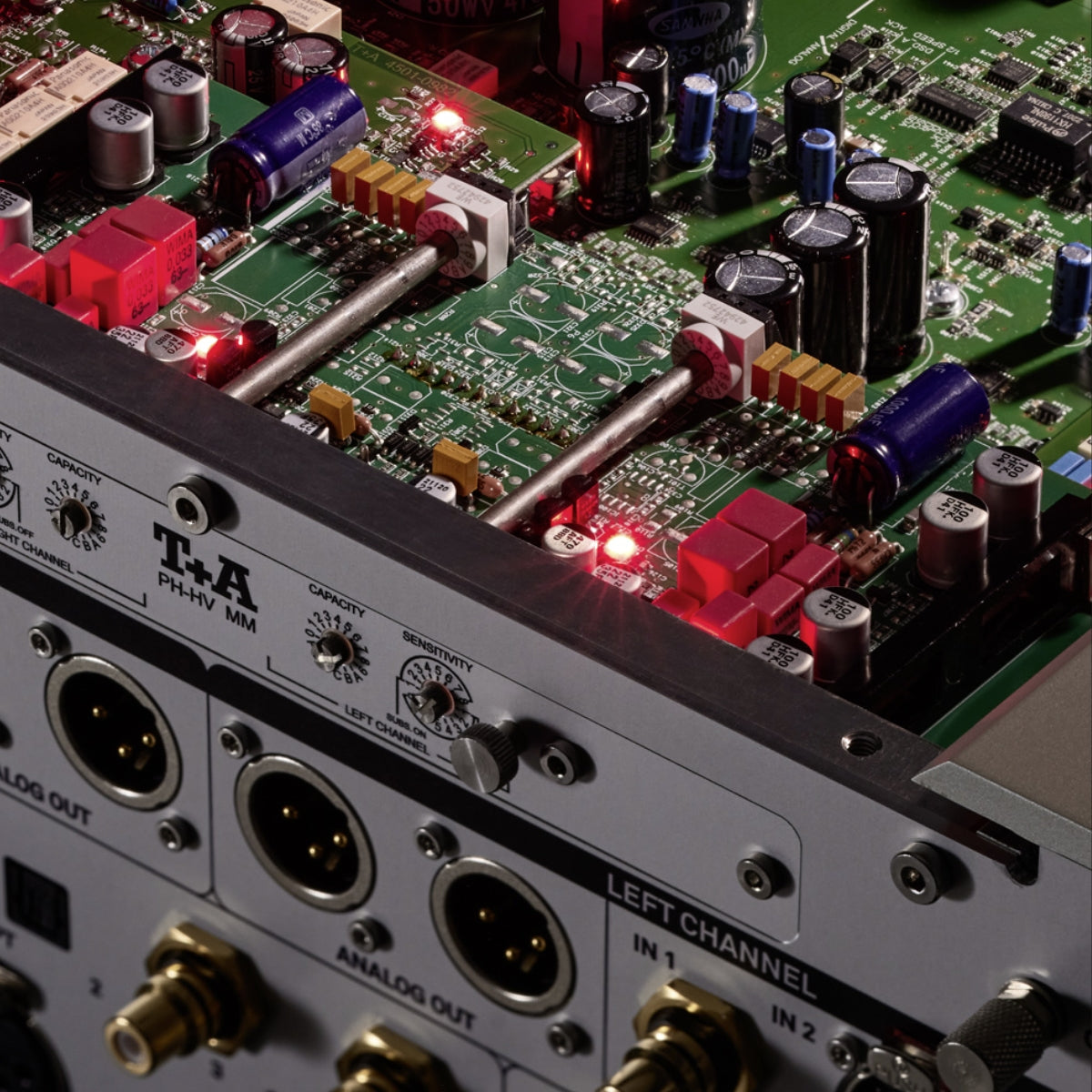 T+A SDX 3100 HV Reference Streaming DAC / Preamplifier