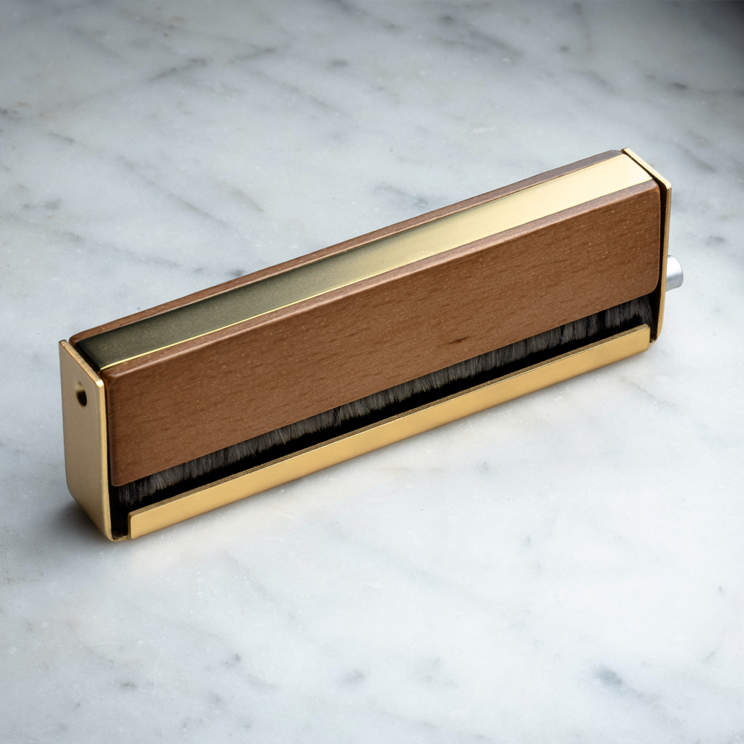 Pro-Ject Brush It Premium Anti-Static Carbon Fibre Record Brush with Ground Wire