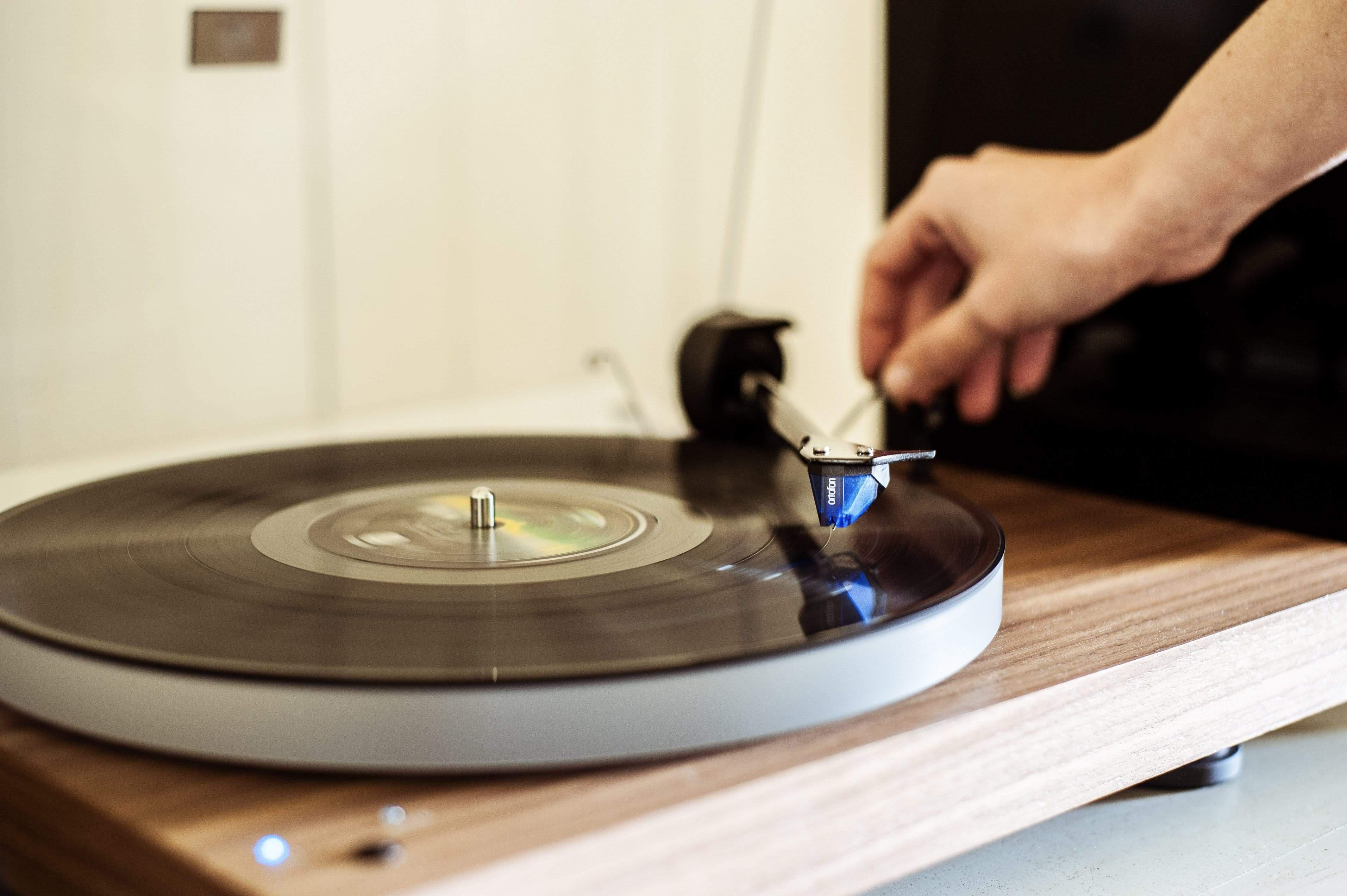 Pro-Ject X1 Turntable