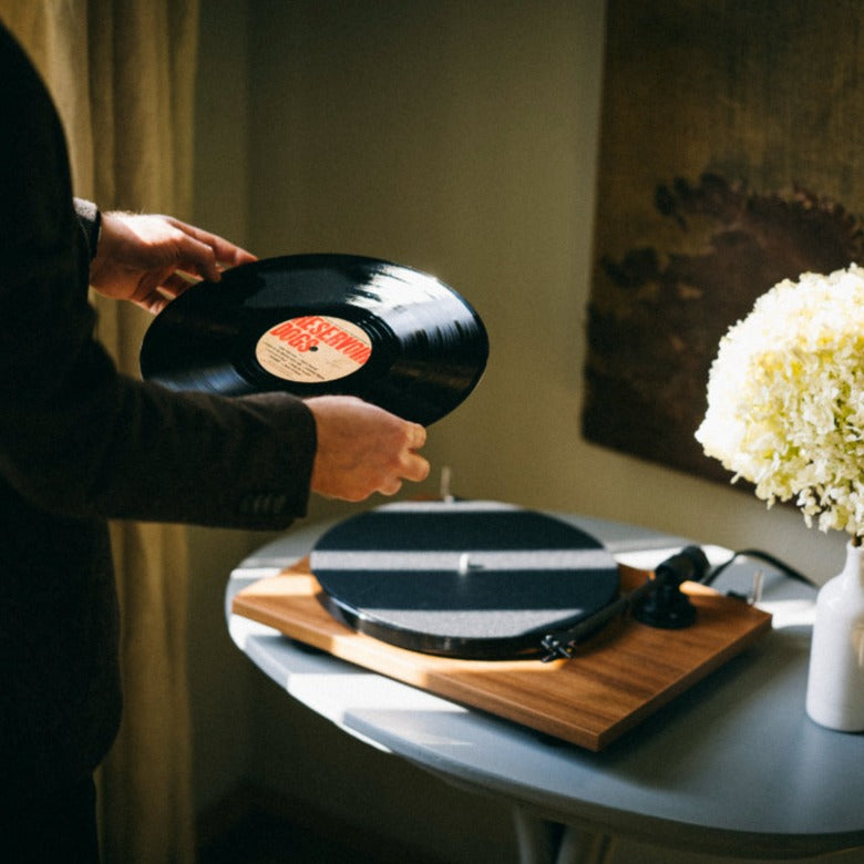 Pro-Ject E1 Turntable