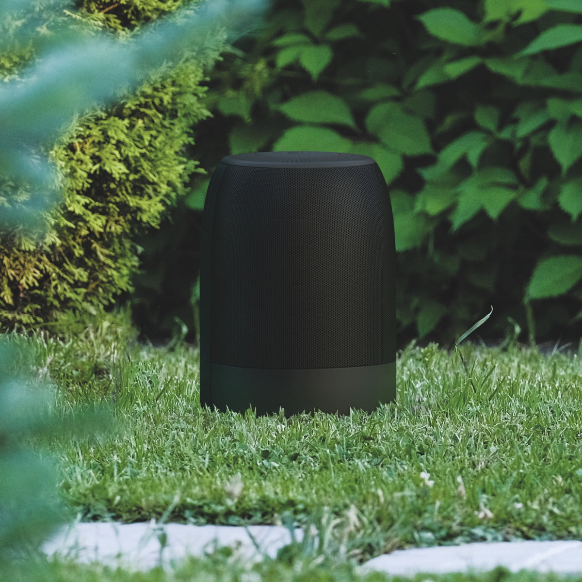 KEF BH8Q 8" Uni-Q Outdoor Bollard Speakers