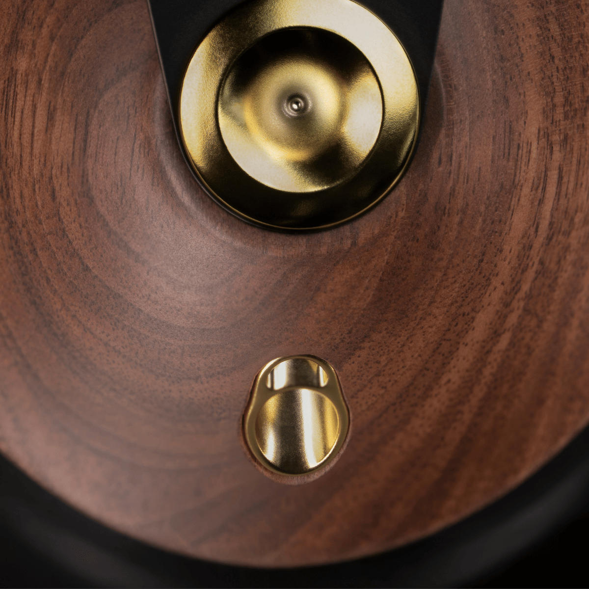 Meze 99 Classics V2 Closed Back Headphones