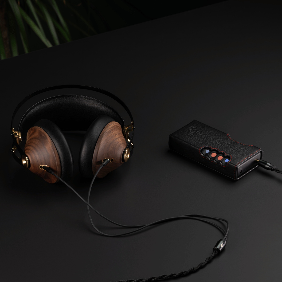 Meze 99 Classics V2 Closed Back Headphones